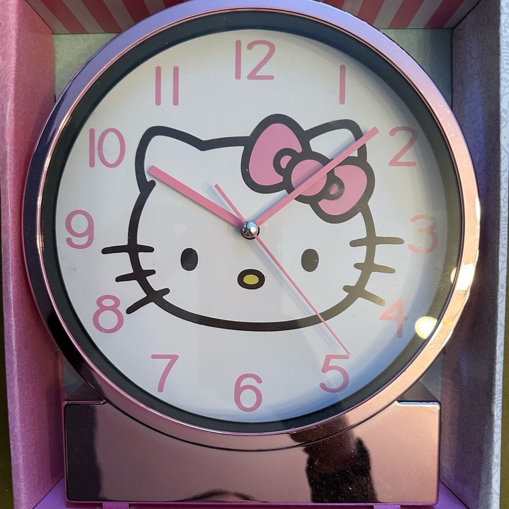 Hello Kitty tabletop clock